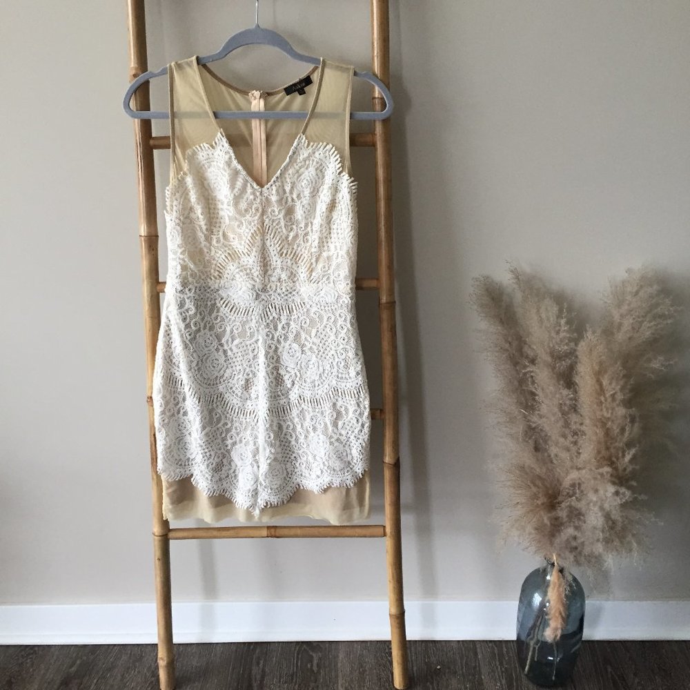 Aakaa White and Nude Dress - Picture 2 of 5